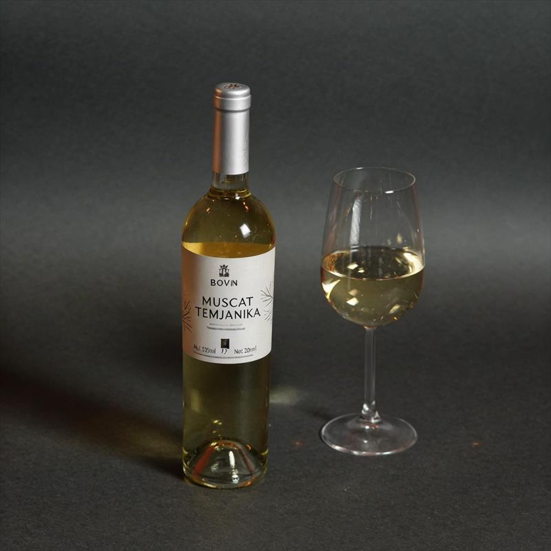 МУСКАТ ТЕМЈАНИКА (0.75л)